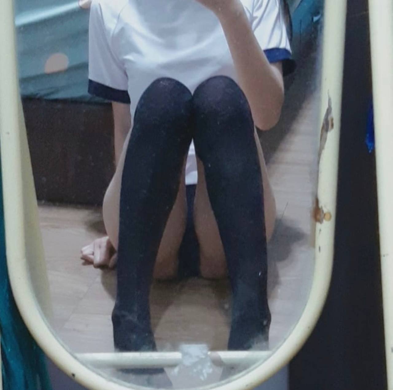 Gặp lại bạn trai cũ sau khi đưa bạn đồng nghiệp say xỉn về nhà