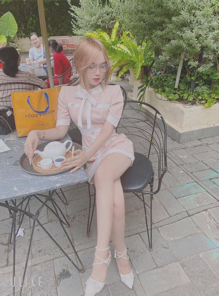 Xoạc em học sinh nữ bướm múp làm gái ngành